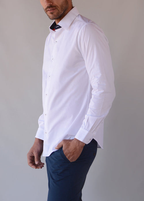 Camisa Mónaco Oxford Blanco Detalles Interiores En Rojo, Cielo Y Marino